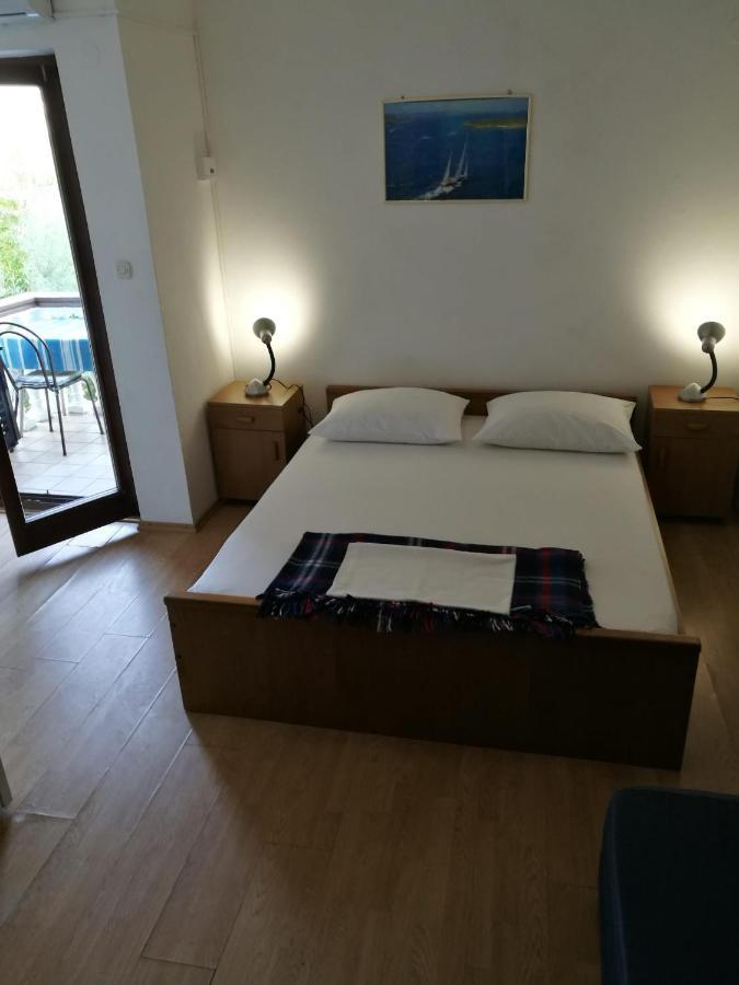 Apartments Mint Povljana - 50M From Sandy Beach Eksteriør billede