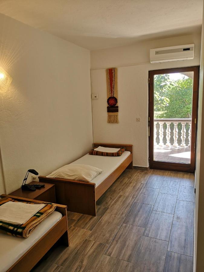 Apartments Mint Povljana - 50M From Sandy Beach Eksteriør billede